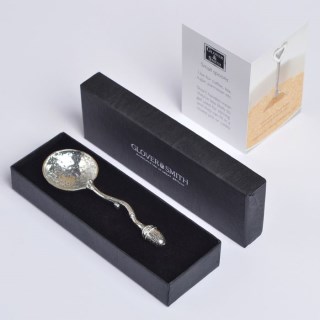 Acorn Spoon, English Pewter Spoons UK Handmade Oak Gifts | Image 3