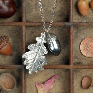 Oak Leaf and Acorn Necklace (Large) Pewter Jewellery UK | Image 3