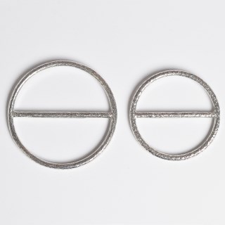 Plain Beaten Texture Solid English Pewter Scarf Ring (Large) | Image 4